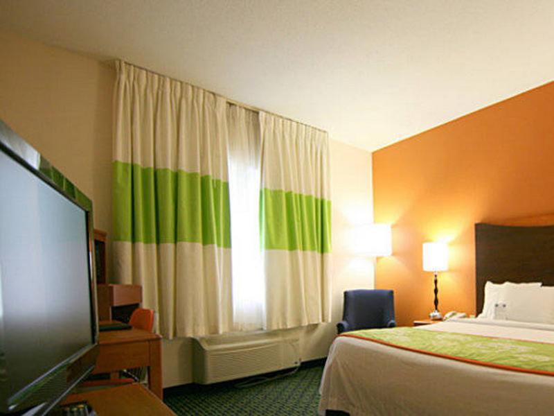 Fairfield Inn & Suites Kansas City Airport Eksteriør billede