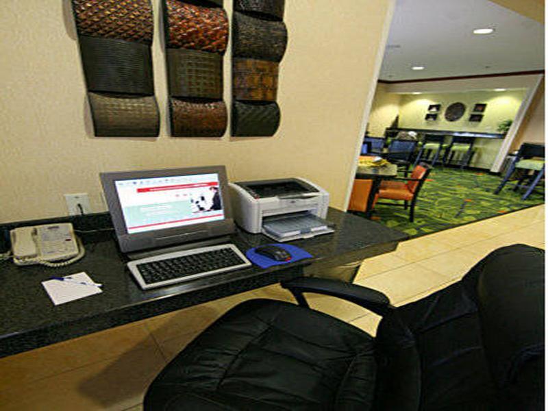 Fairfield Inn & Suites Kansas City Airport Eksteriør billede