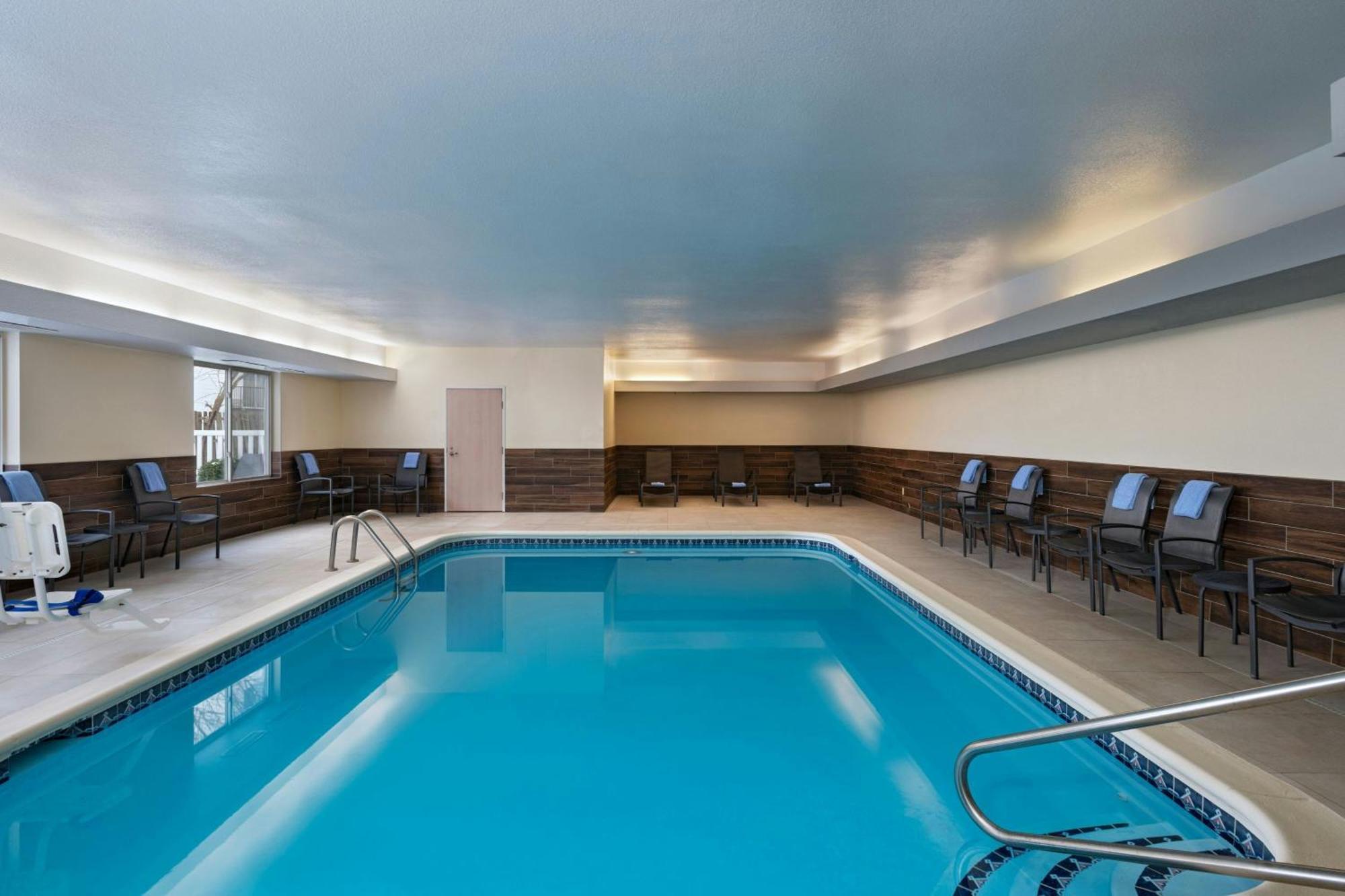 Fairfield Inn & Suites Kansas City Airport Eksteriør billede
