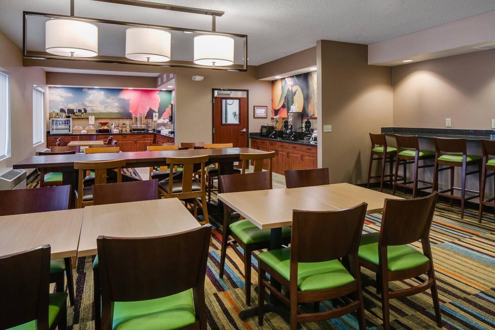 Fairfield Inn & Suites Kansas City Airport Eksteriør billede