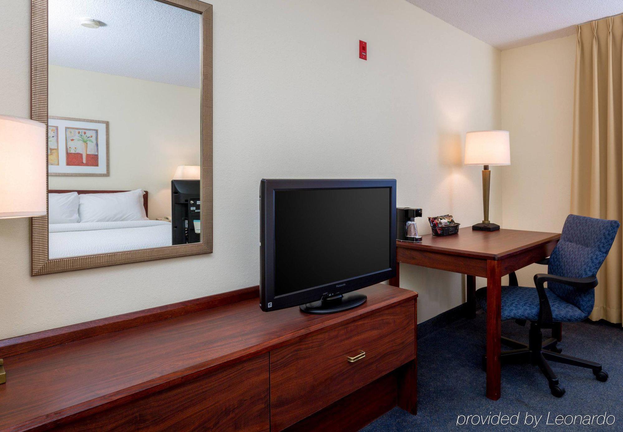 Fairfield Inn & Suites Kansas City Airport Eksteriør billede