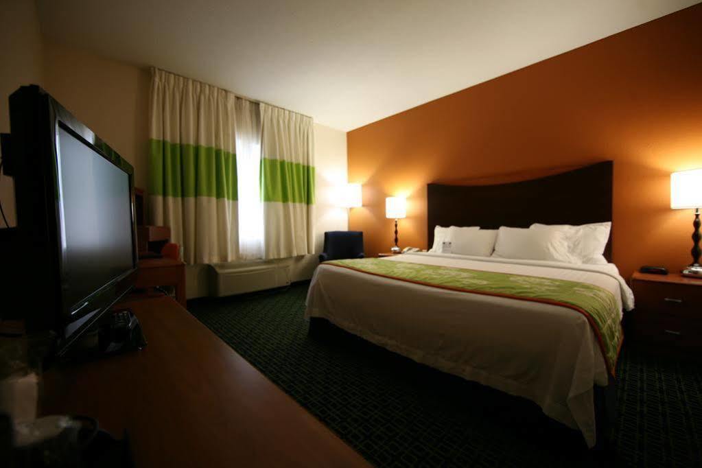 Fairfield Inn & Suites Kansas City Airport Eksteriør billede